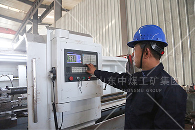 15小型挖掘机